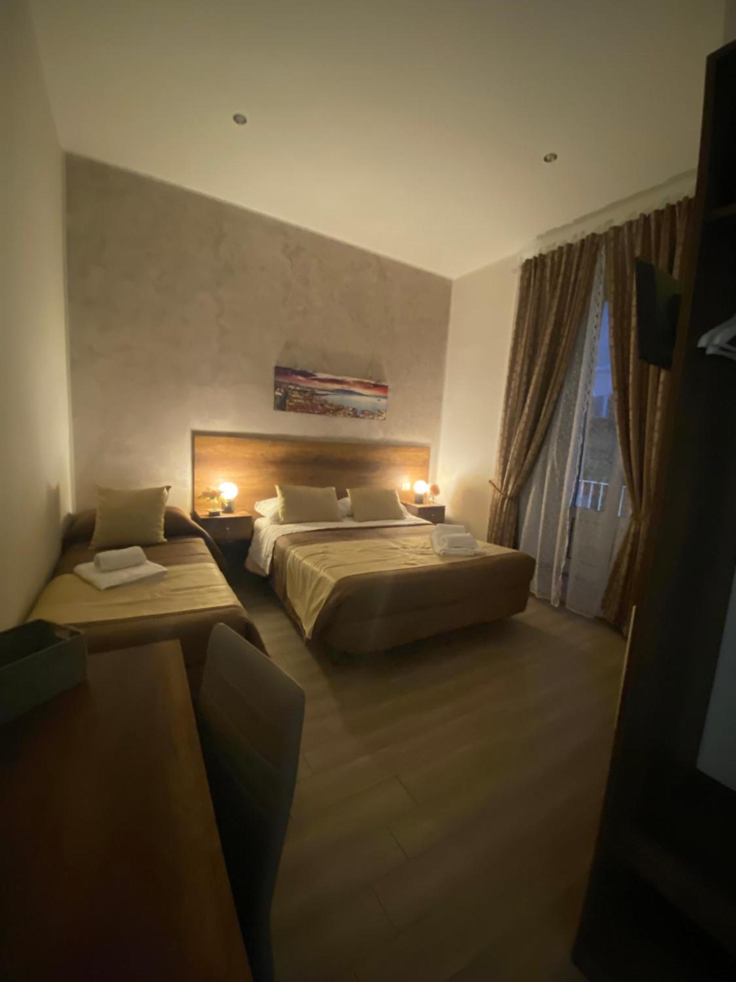 La Dimora Dei Borboni Bed & Breakfast Napoli Ngoại thất bức ảnh